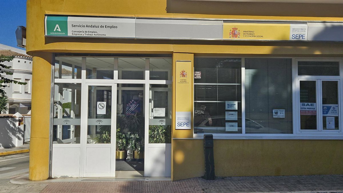 Andalucía destaca con 8.836 personas menos en paro, alcanzando un total de 579.638 desempleados en
