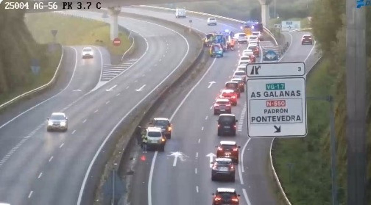 Dos accidentes en la AG-56 con cinco vehículos causan retenciones y cuatro heridos leves