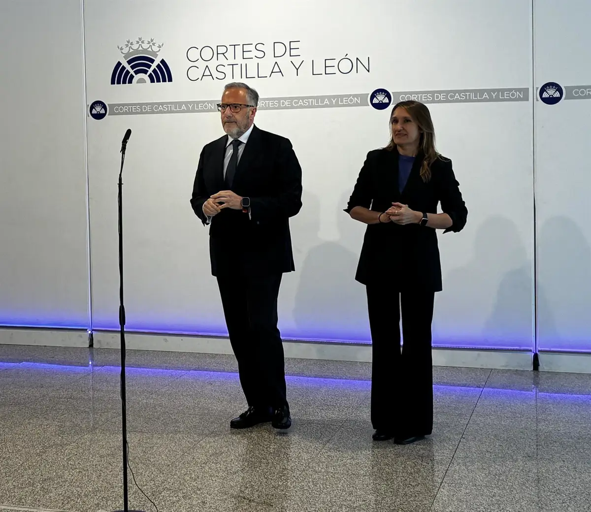 Si el PP carece de apoyos, solo debe hacer una llamada