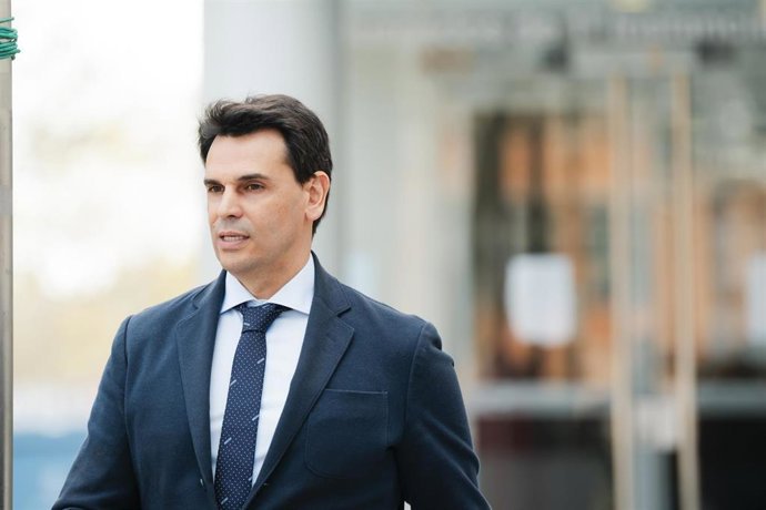 Archivo - La pareja de la presidenta de la Comunidad de Madrid, Alberto Gonz&aacute;lez Amador.