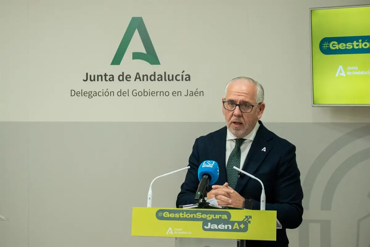 La Junta de Andalucía destituye a seis altos funcionarios que aparecen en candidaturas del PP-A al