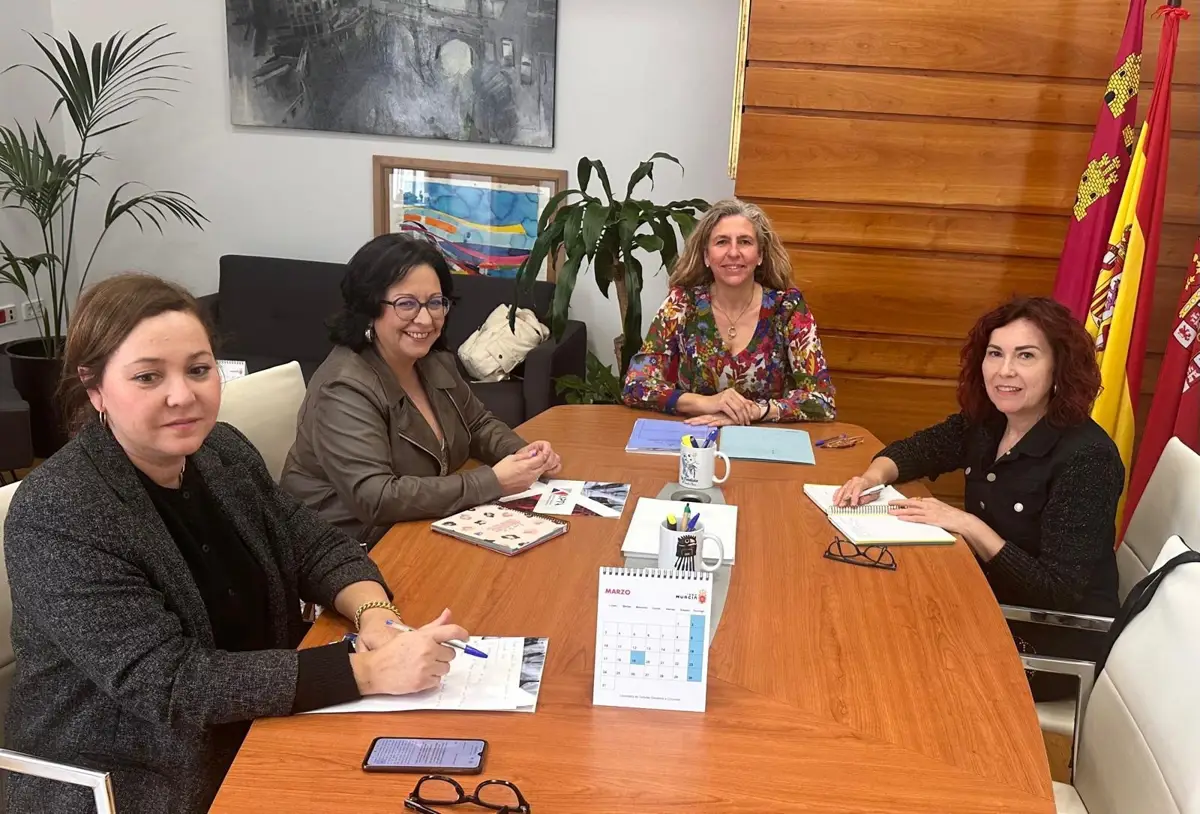 Autónomos de Murcia podrán acceder a formación y asesoramiento gratuito en español