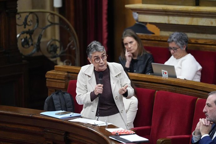 Archivo - La consellera de Salud, Olga Pan&eacute;, durante una sesi&oacute;n de control, en el Parlament de Catalunya, a 28 de enero de 2026, en Barcelona, Catalunya (Espa&ntilde;a).