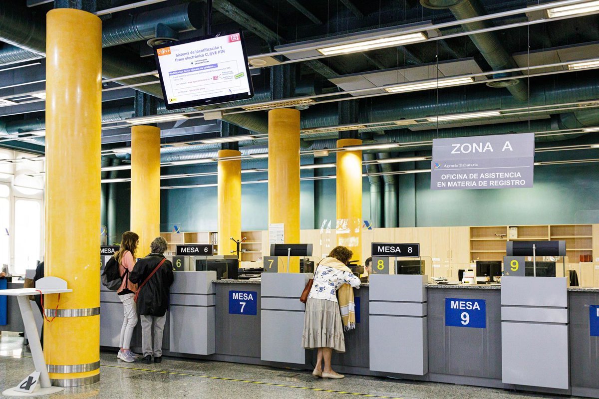 Aprobada la reducción de la jornada semanal a 35 horas para 220.000 trabajadores de la AGE