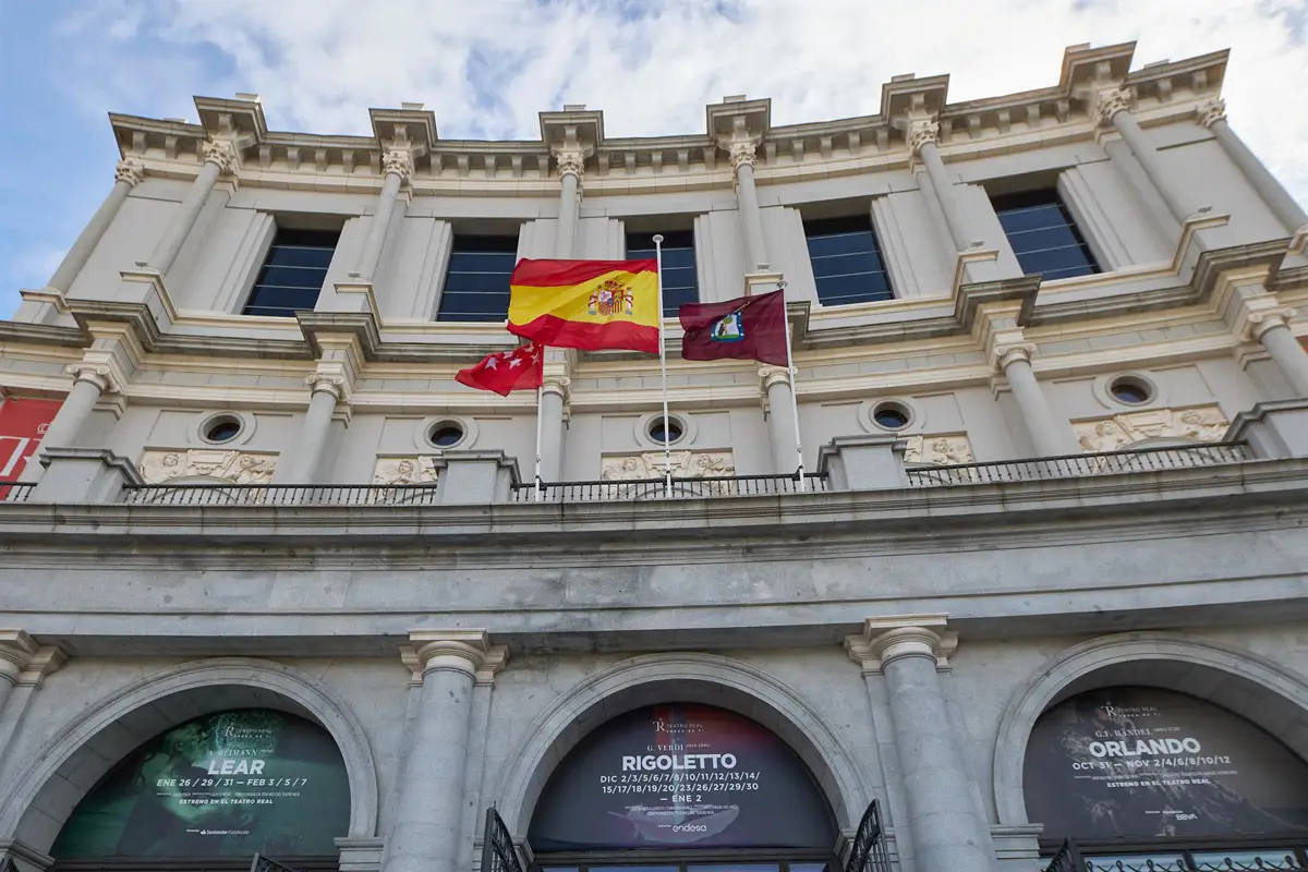 El Tribunal de Cuentas destaca un "avance significativo" en la gestión del Teatro Real, que sigue