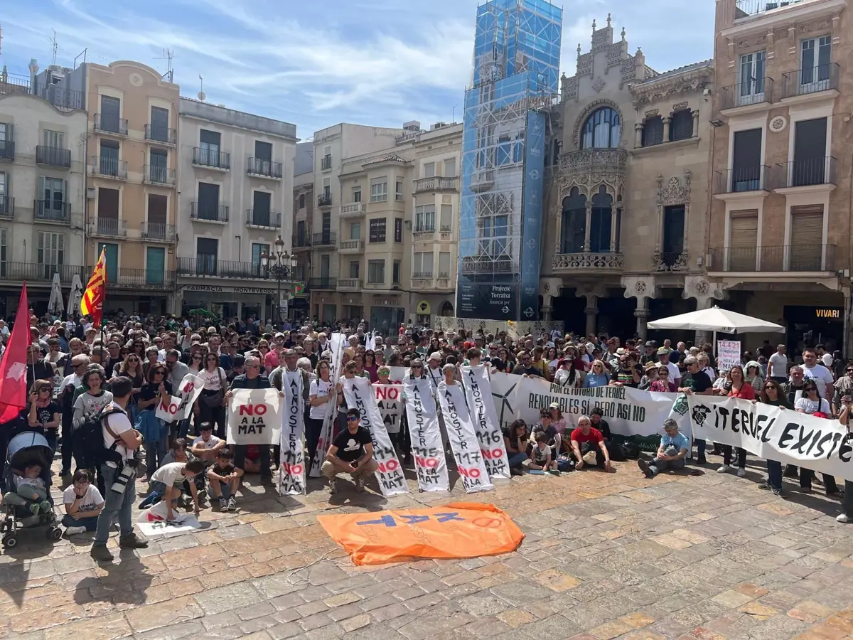Teruel Existe se pronuncia en Reus contra la MAT Escatrón-Aubals-La Secuita y su efecto en el