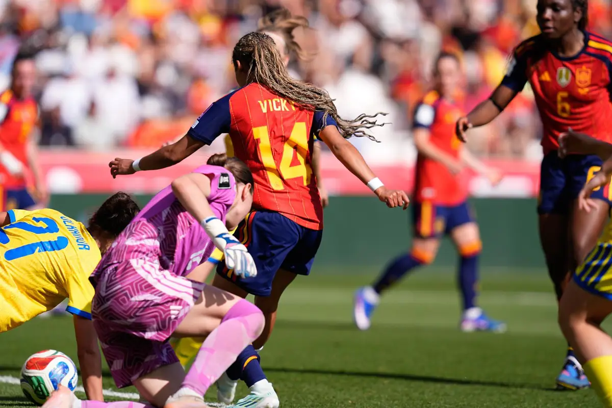 España celebra en Córdoba tras vencer a Ucrania con un contundente marcador