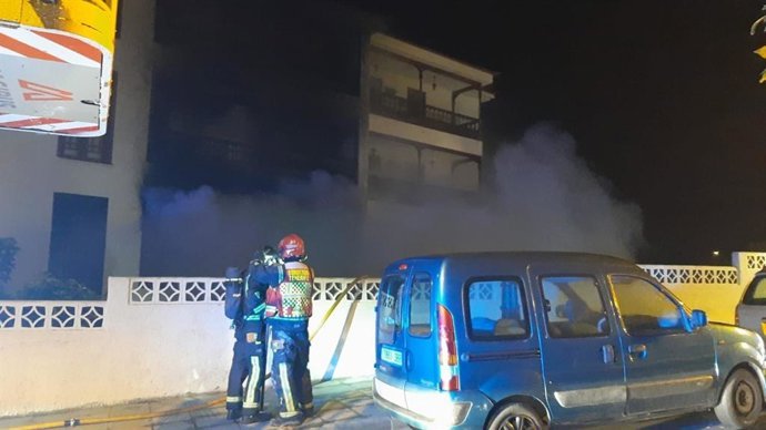 Incendio en la vivienda de un edificio en Los Realejos