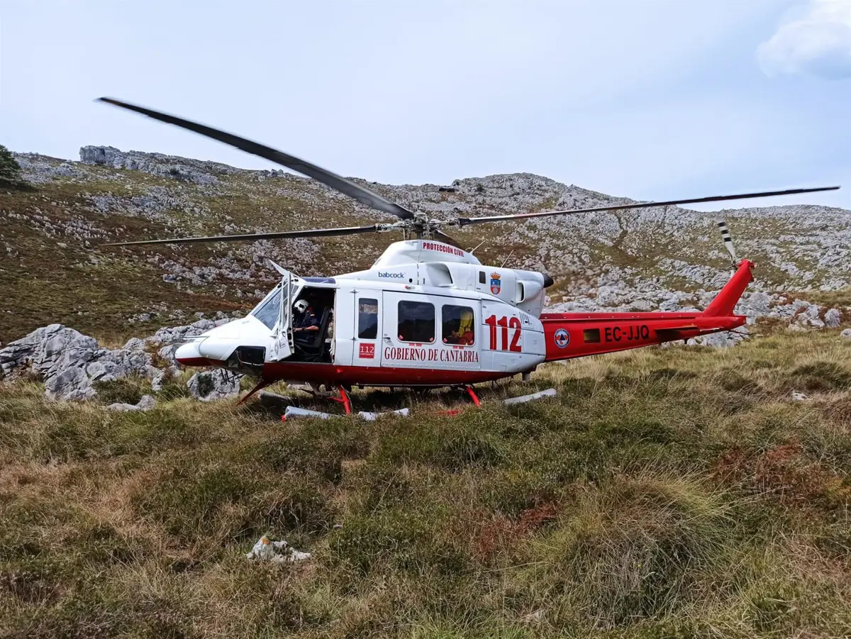 Rescatada en helicóptero una senderista con un dedo roto en Liendo