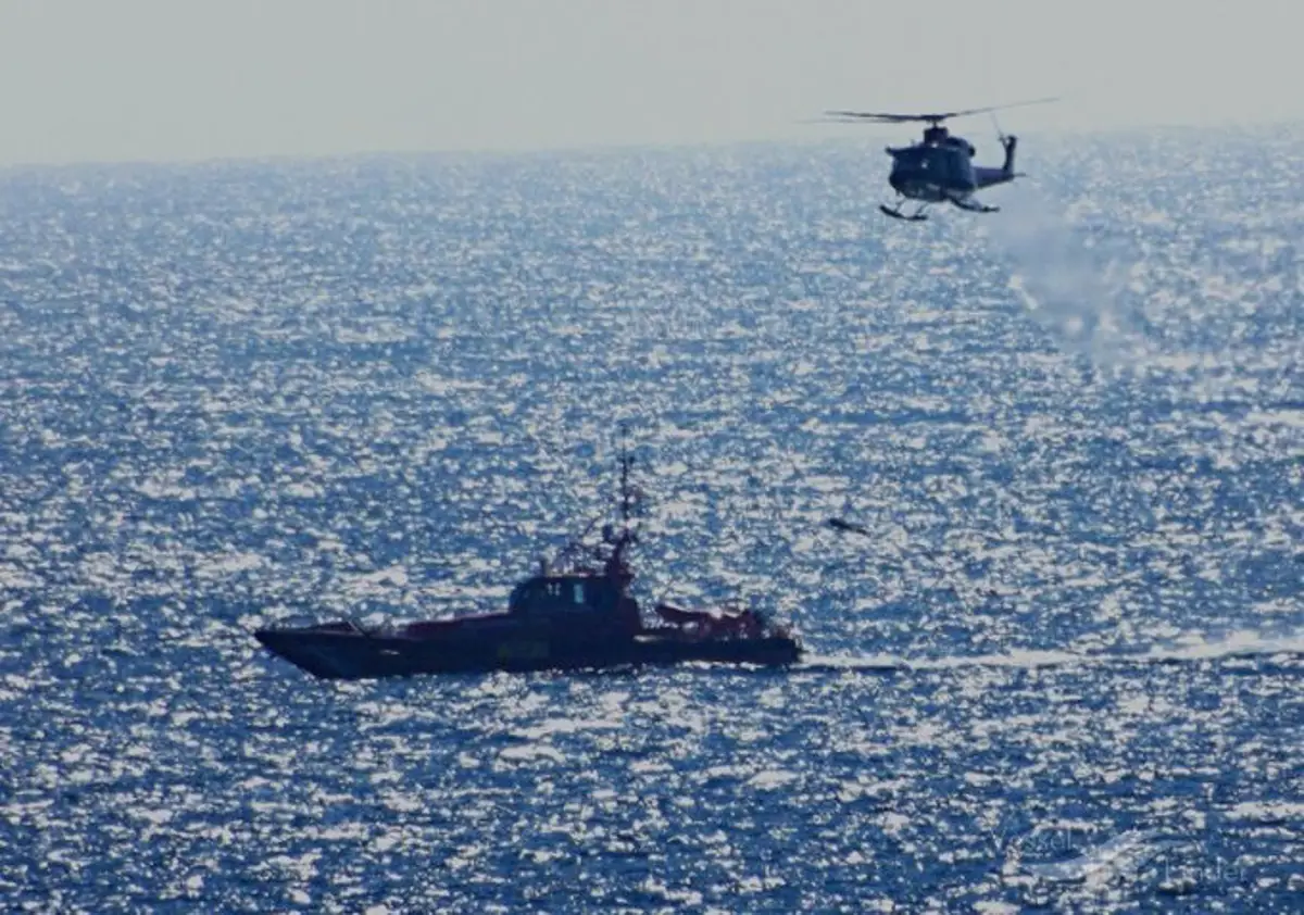 Rescatan una embarcación con 22 migrantes cerca de Lanzarote en el mar