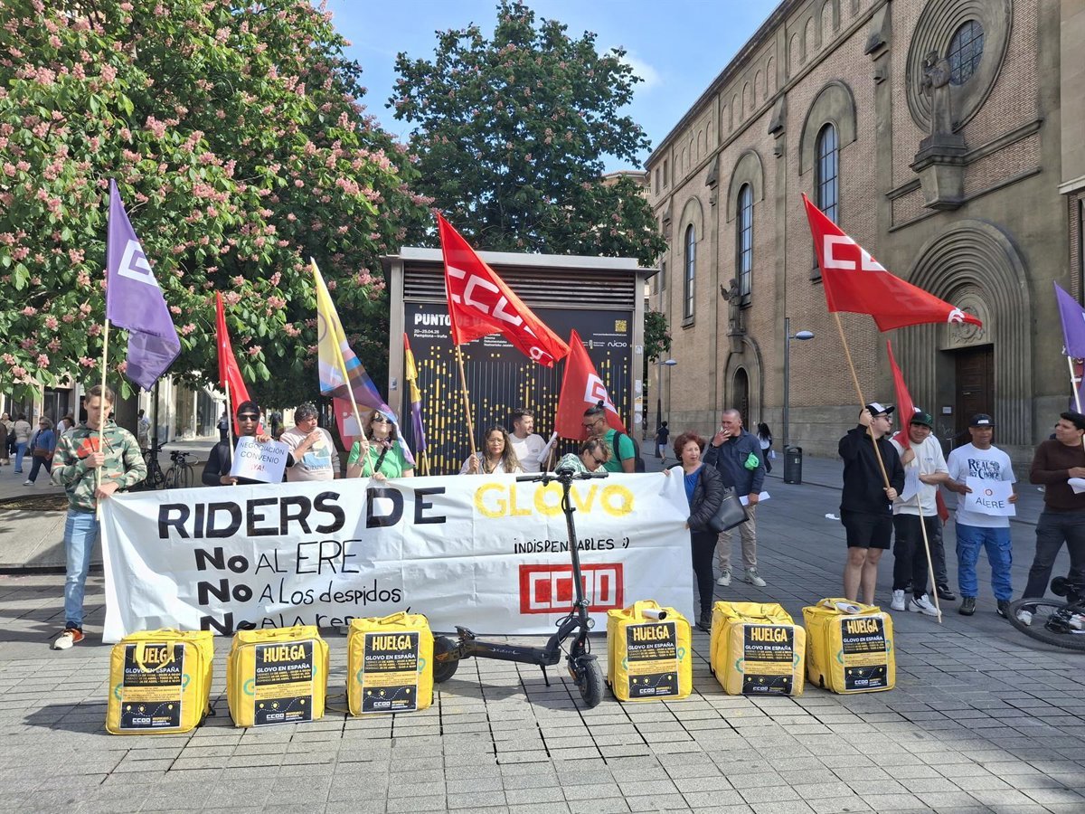 Riders de Glovo se manifiestan en Pamplona contra despidos y condiciones laborales consideradas