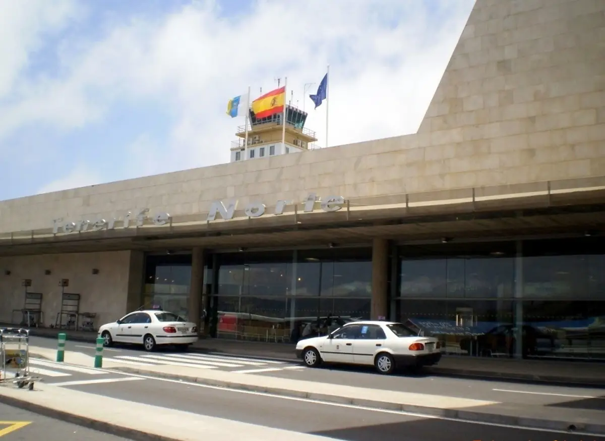 Desalojan el área de embarque del aeropuerto de Tenerife Norte por una incidencia de humo