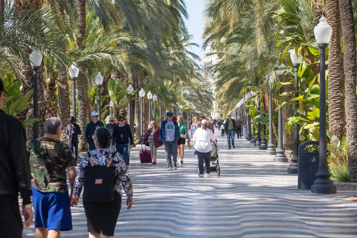 La provincia de Alicante espera una ocupación del 87% en alojamientos para el puente de mayo.