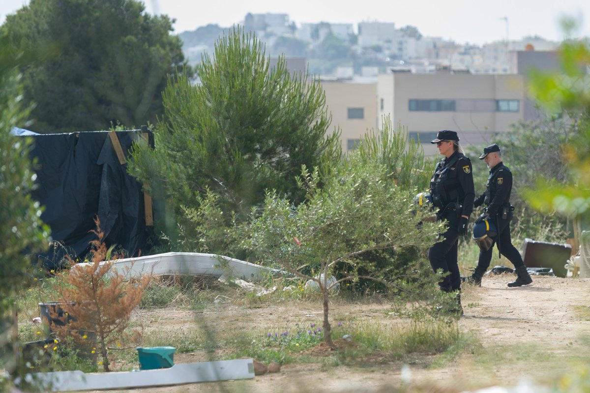 Desalojado sin problemas el asentamiento de Can Misses en Eivissa, manteniendo la calma general